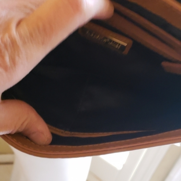 - Elizabeth & James Cynnie Leather Crossbody - Picture 9 of 9